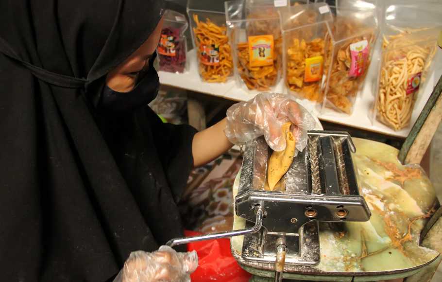 Bonded Logistics Center (PLB): A New Hope for Indonesian SMEs